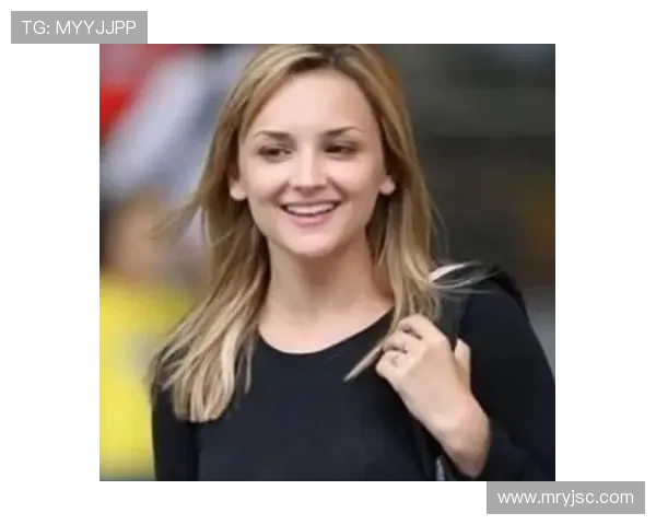 足球明星们的情感风波揭秘:那些沉迷美色的传奇球员故事