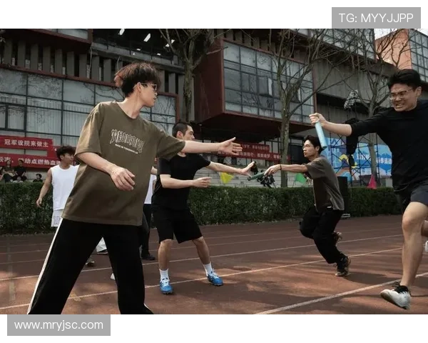 全国锦标赛回顾：武汉篮球队展现卓越耐力与团队精神的精彩表现